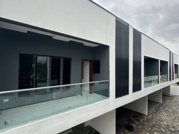 Pennisula Residence